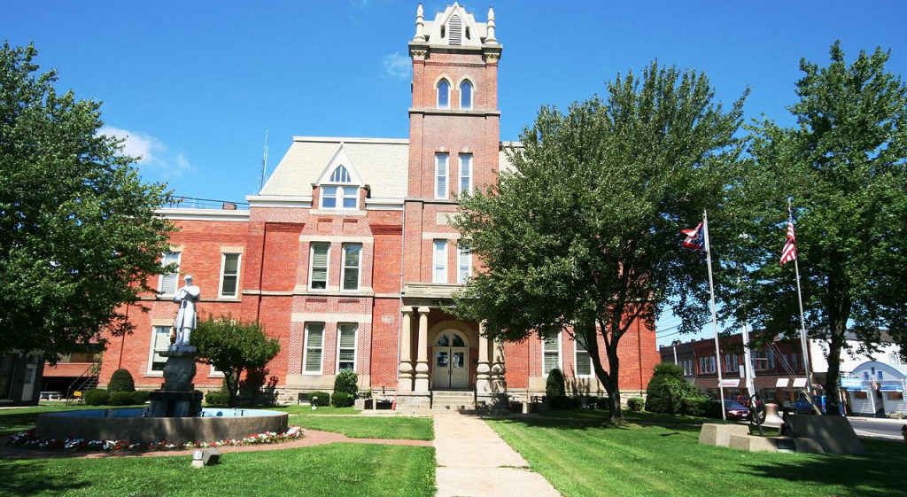 Ashtabula County Courthouse in Jefferson Ohio | photo by OZinOH