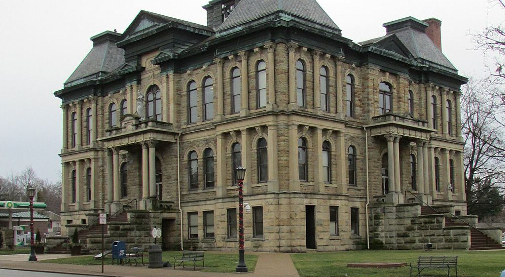 Holmes County Courthouse in Millersburg Ohio | photo by Chris Light